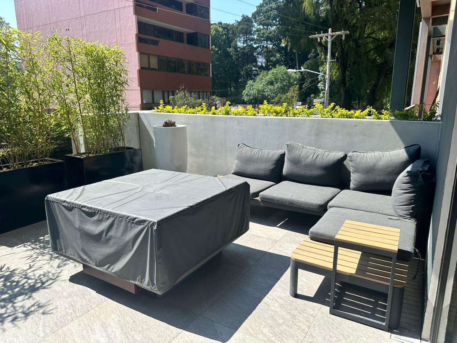 Eon Zona Viva Apartment